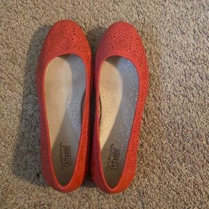 Red flats. Croft and borrow. Ortholite. BARELY WORN